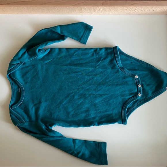 Primary signature baby long sleeve babysuit in 12-18 mo. Very good condition. - Picture 2 of 2